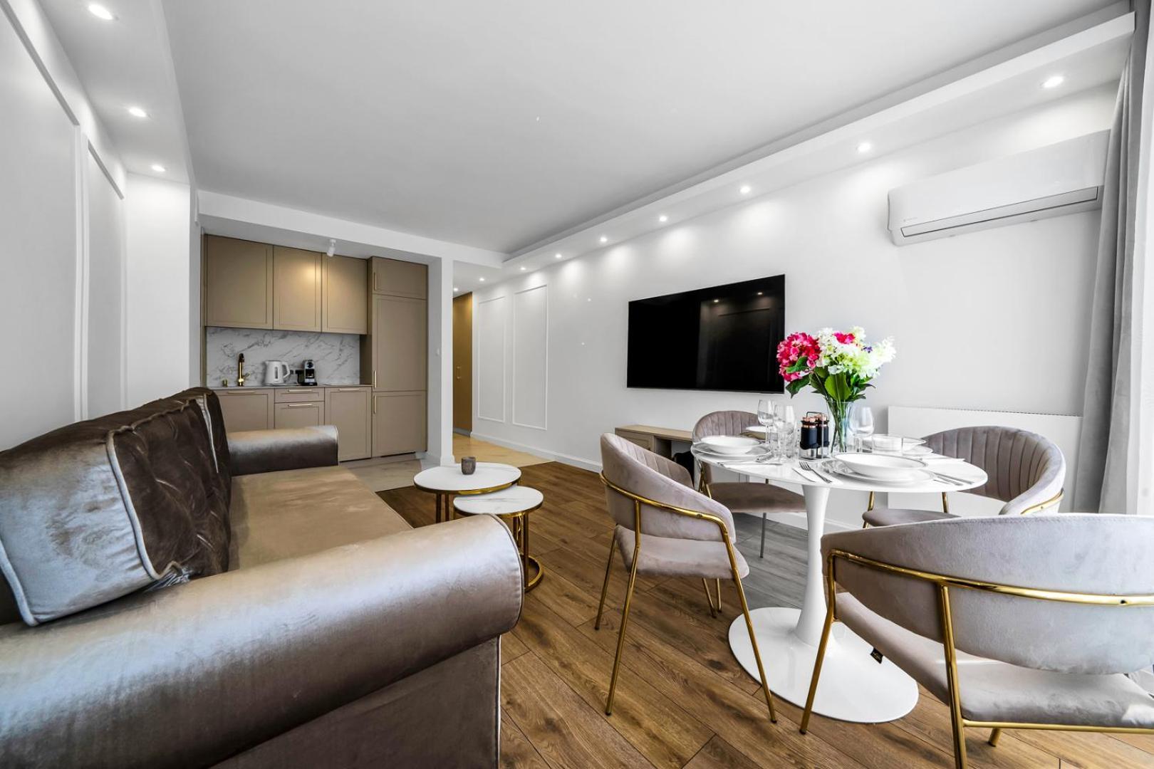Warsaw Centrum Apartment - Workspace, Balcony - By Rentujemy Exterior foto